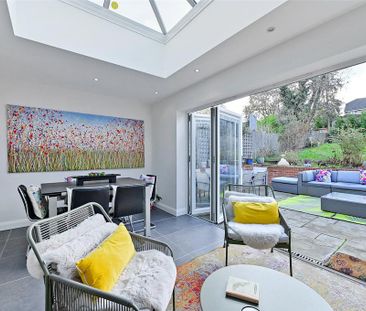 4 bedroom semi-detached house to rent - Photo 3