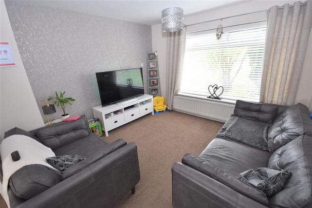 3 bedroom semi-detached house to rent - Photo 1