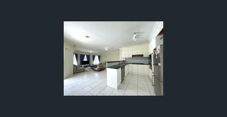 Tranquil Elegance in Homestead Run: 3-Bedroom Family Home in Seabrook - Photo 5