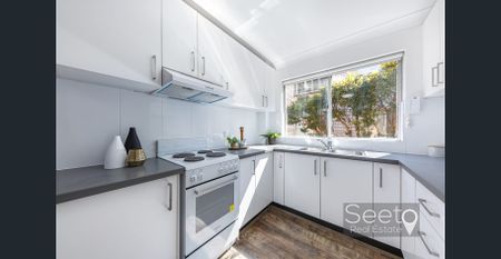 North-Facing | Renovated Apartment and Just 2 Mins to Station - Photo 3