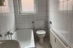 **STADTNAH WOHNEN!Renovierte Einzimmerwohnung im Souterrain, Schützenstr.** - Photo 2
