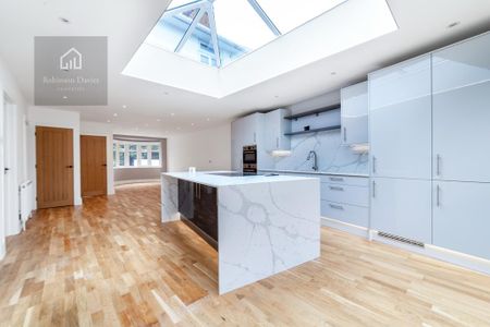 5 bedroom semi-detached house to rent - Photo 3