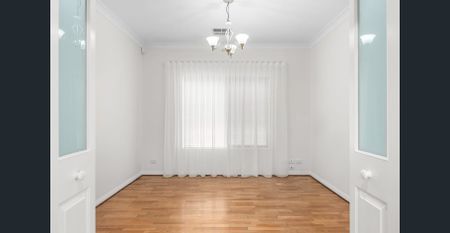 Immaculate Family Home with a POOL! - Photo 2