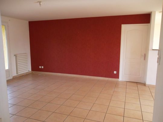 Location Maison 5 pièces 85m² VILLEREST 42300 - Photo 1