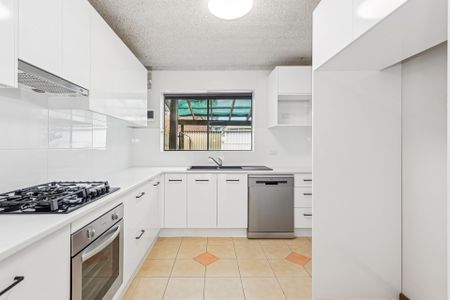 Open to View Wednesday November 12th 4.30 - 5pm - Photo 3