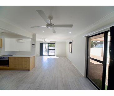 Family home in the heart of Paradise Point - Photo 1