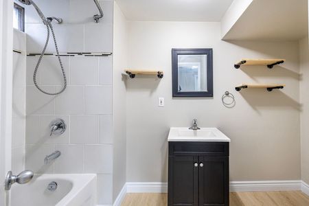 For Lease - 520 Capilano (Basement) Court Unit# Basement, Oshawa, Ontario - Photo 2