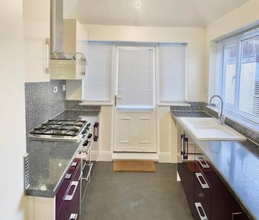 2 bedroom semi-detached house to rent - Photo 2