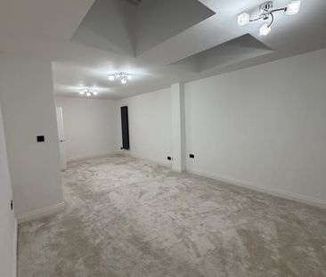 5 Bed Detached House, Selbourne Road, LU4 - Photo 1