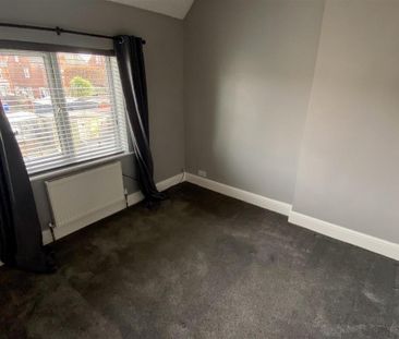 2 bedroom end of terrace house to rent - Photo 2