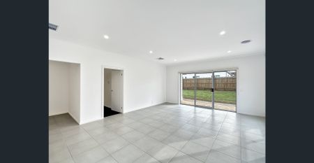 🏡 5-Bedroom House in Eynesbury - Photo 3