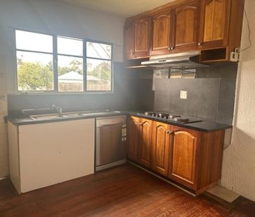 3 BEDROOM HOME IN GREAT LOCATION - Photo 3