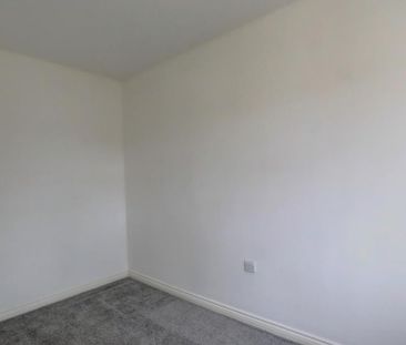 4 bedroom terraced house to rent - Photo 3