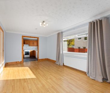 3 bedroom end of terrace house to rent - Photo 2