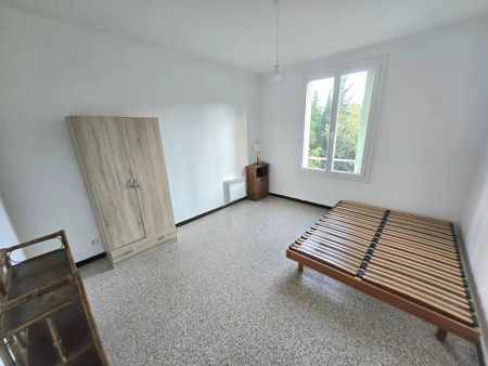 Location Appartement 5 pièces 87m² AIX EN PROVENCE 90ème - Photo 4
