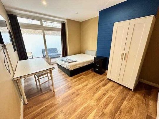 House share to rent - Photo 1