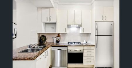 Spacious LV6 City Apartment - Photo 3