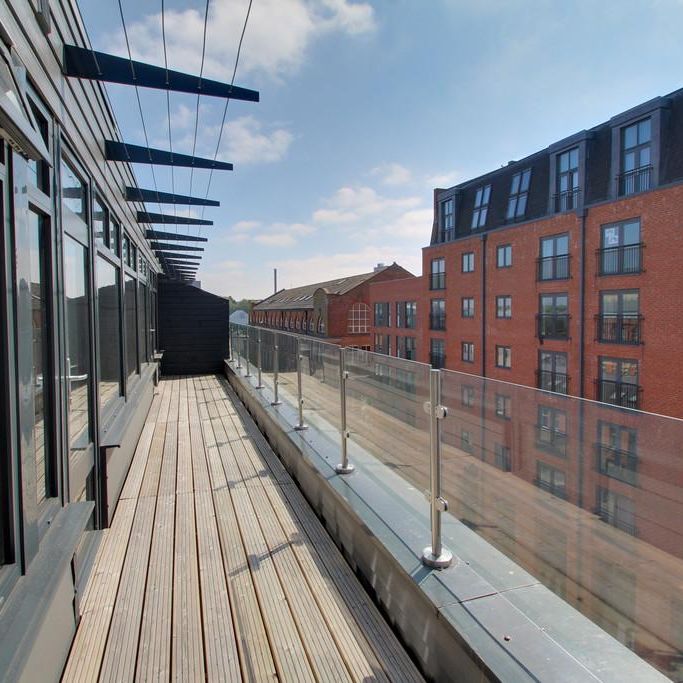 2 bedroom penthouse to rent - Photo 1