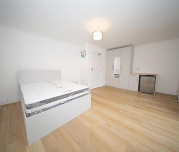 1 bedroom in a house share to rent - Photo 5