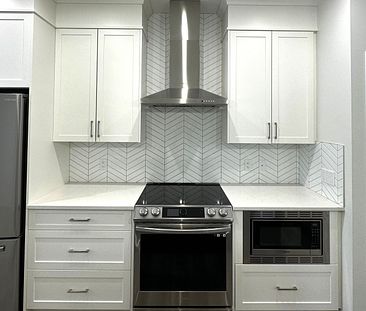 Modern 2 Bed / 2 Bath Main Floor In Seton - Photo 6