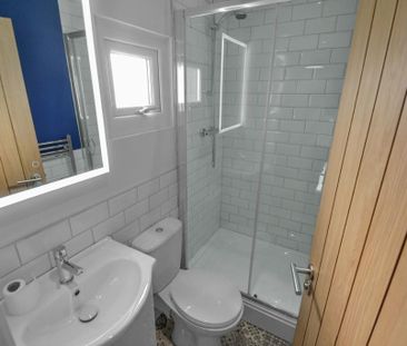 6 bedroom terraced house to rent - Photo 1