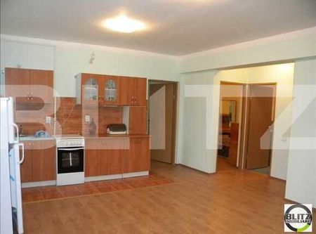Apartament cu 4 camere nemobilatre zona strazii bucium. - Photo 3