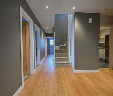 5 bedroom detached house to rent - Photo 2