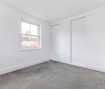 2 bedroom house to rent Deans Road, Sutton, SM1 - Photo 1