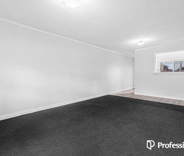 Charming 3-Bedroom House in Girrawheen! - Photo 1