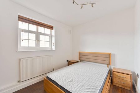 3 bedroom flat to rent - Photo 2