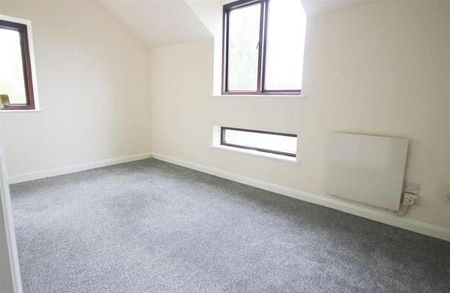 Spring Pool, Warwick, CV34 - Photo 2