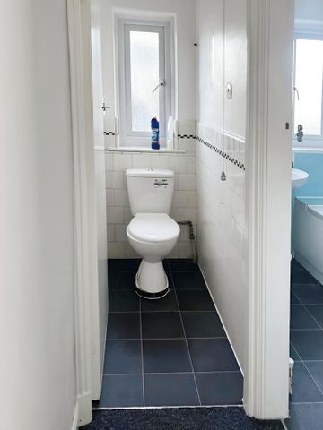 3 bedroom terraced house to rent - Photo 4