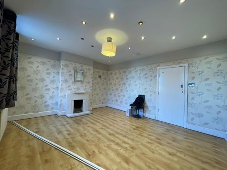 4 bedroom apartment to rent - Photo 3