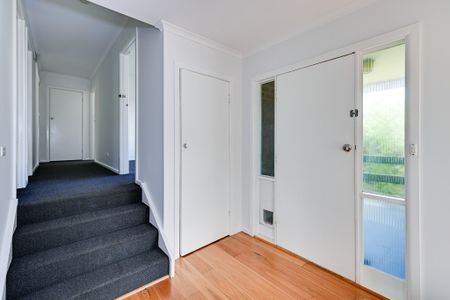 Four bedrooms and one Bathroom house in Lindisfarne Available NOW - Photo 5