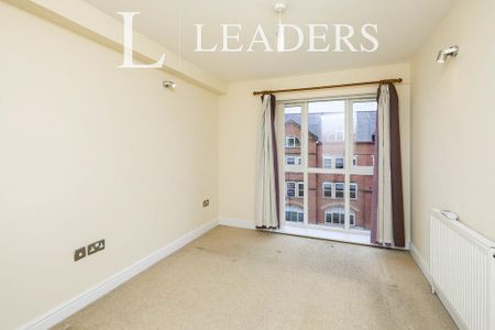 2 bedroom flat to rent - Photo 3