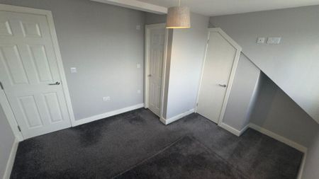 3 bedroom apartment to rent - Photo 2