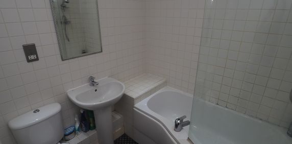 2 bedroom to let - Photo 2