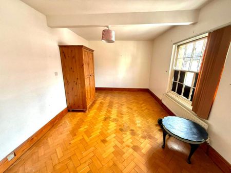 4 bedroom terraced house to rent - Photo 3