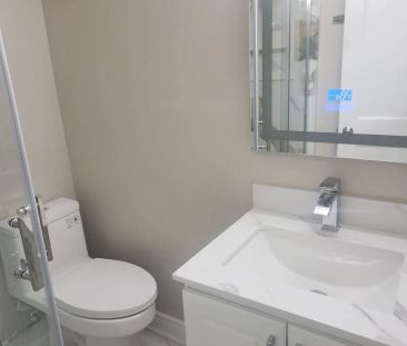 Condo Townhouse For Lease | W9030020 - Photo 2