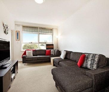 St Kilda East - Photo 2