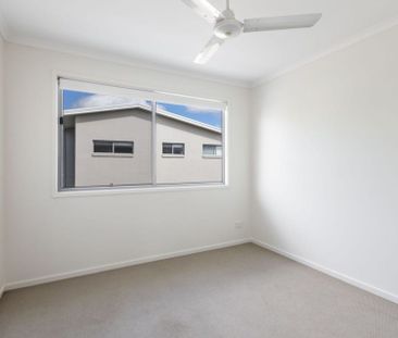 Low Maintenance Townhouse in Brightwater - Photo 2