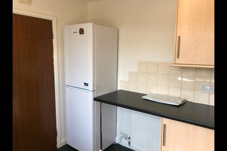 2 Bed Flat, Clive House, CR0 - Photo 5