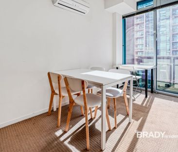 1402/25-33 Wills Street, Melbourne - Photo 4