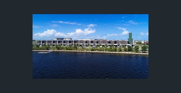 Modern Coastal Villa with Water Views - Prime Location! - Photo 1