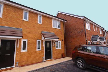 2 bedroom semi-detached house to rent - Photo 4