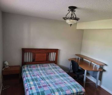 2 beds one bath - house - Photo 2