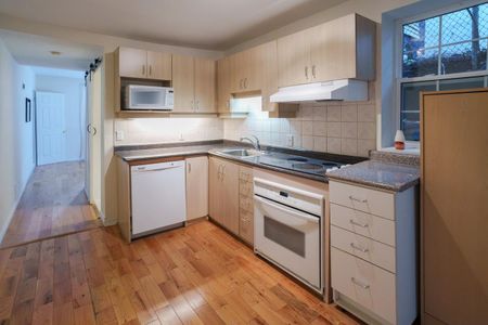 For Lease - 2334 Queen Street Unit# Lower, Toronto, Ontario - Photo 3