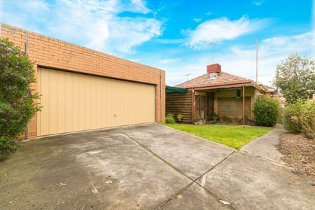 256 Tyler Street, Preston VIC 3072 - Photo 3
