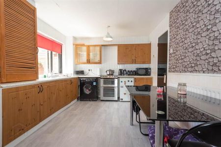68 Blythe Street, Sandy Row, Belfast, BT12 5HW - Photo 3