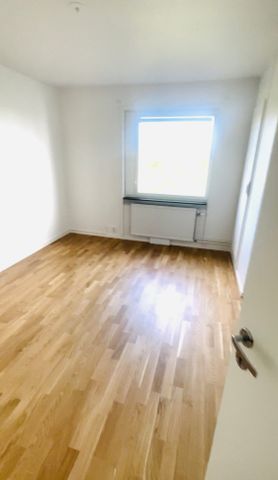 Domarebacken, Norsborg - Photo 3